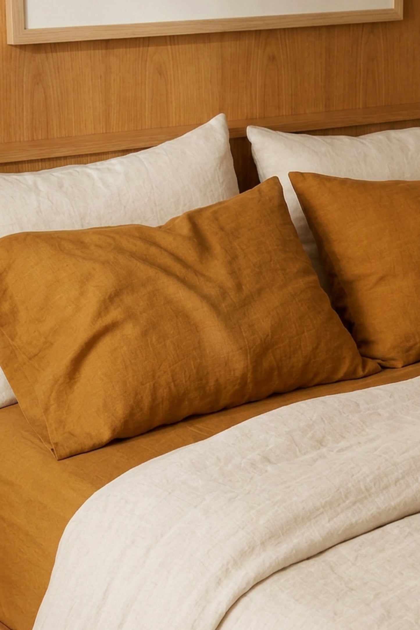 Linen fitted sheet in Amber