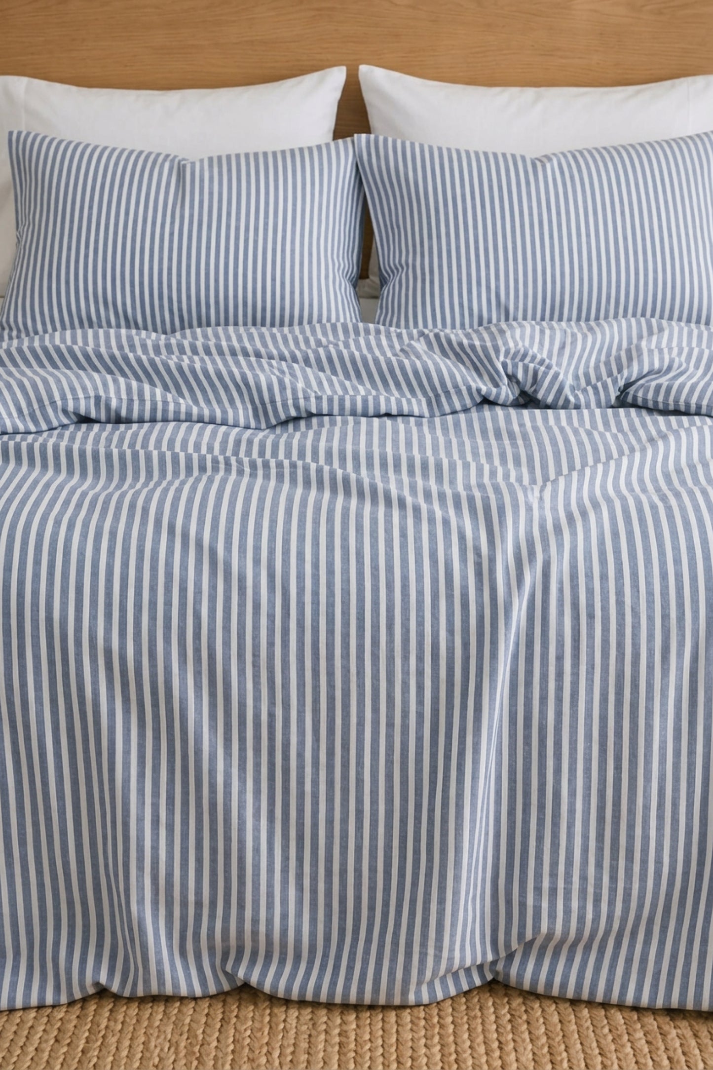 Linen bedding set in Blue Striped