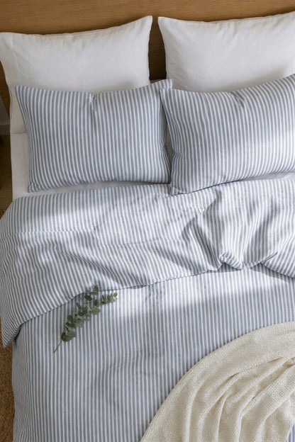 Linen bedding set in Blue Striped