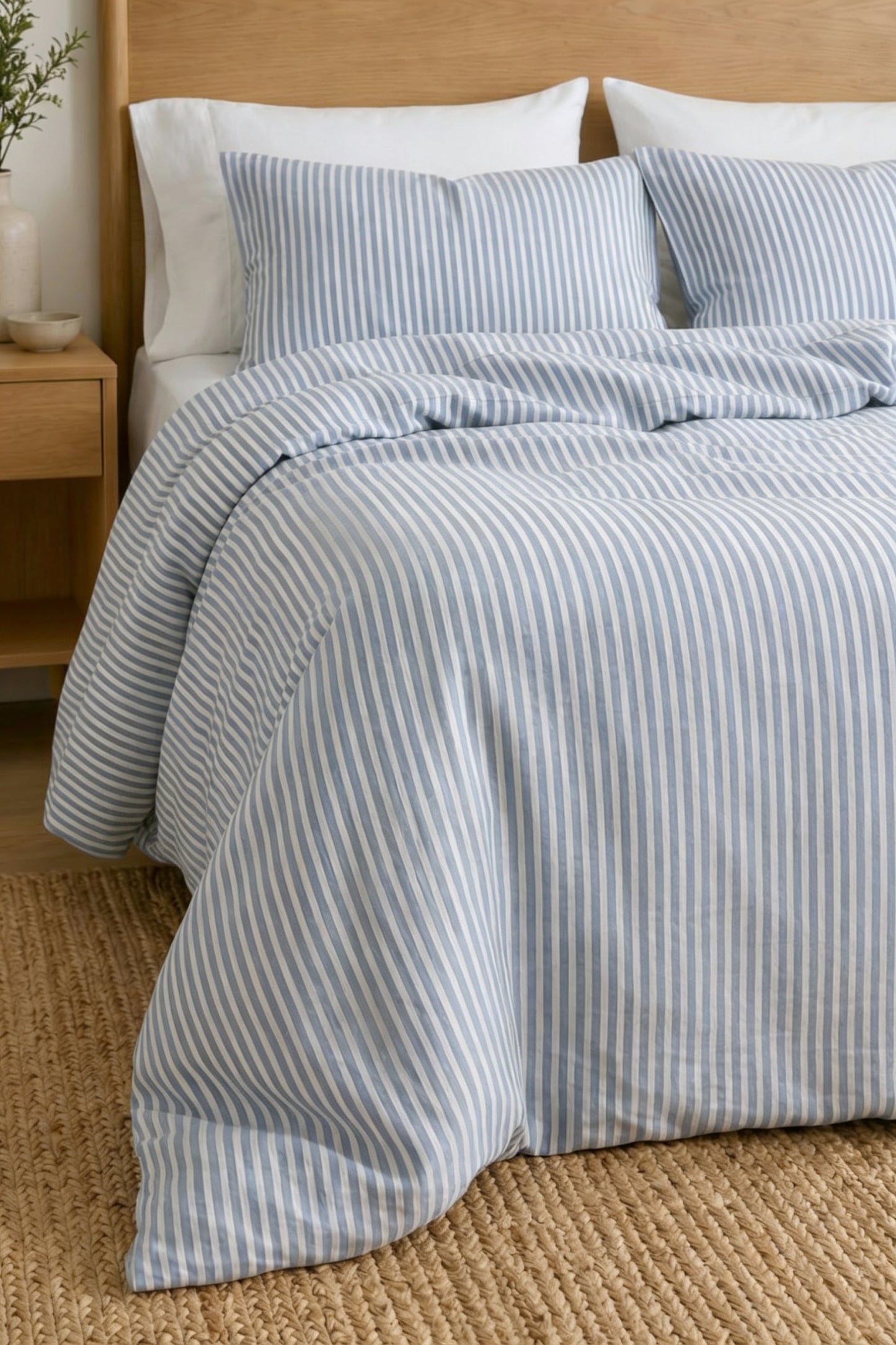 Linen bedding set in Blue Striped