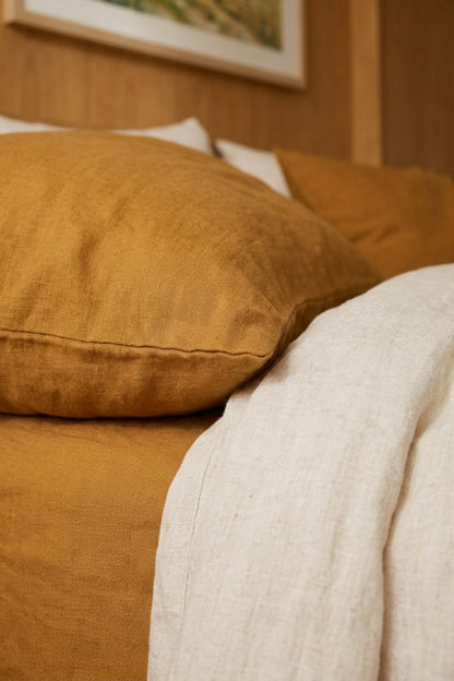 Linen sheets set in Amber