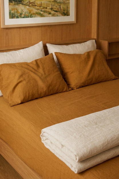 Linen sheets set in Amber