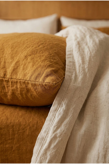 Linen sheets set in Amber