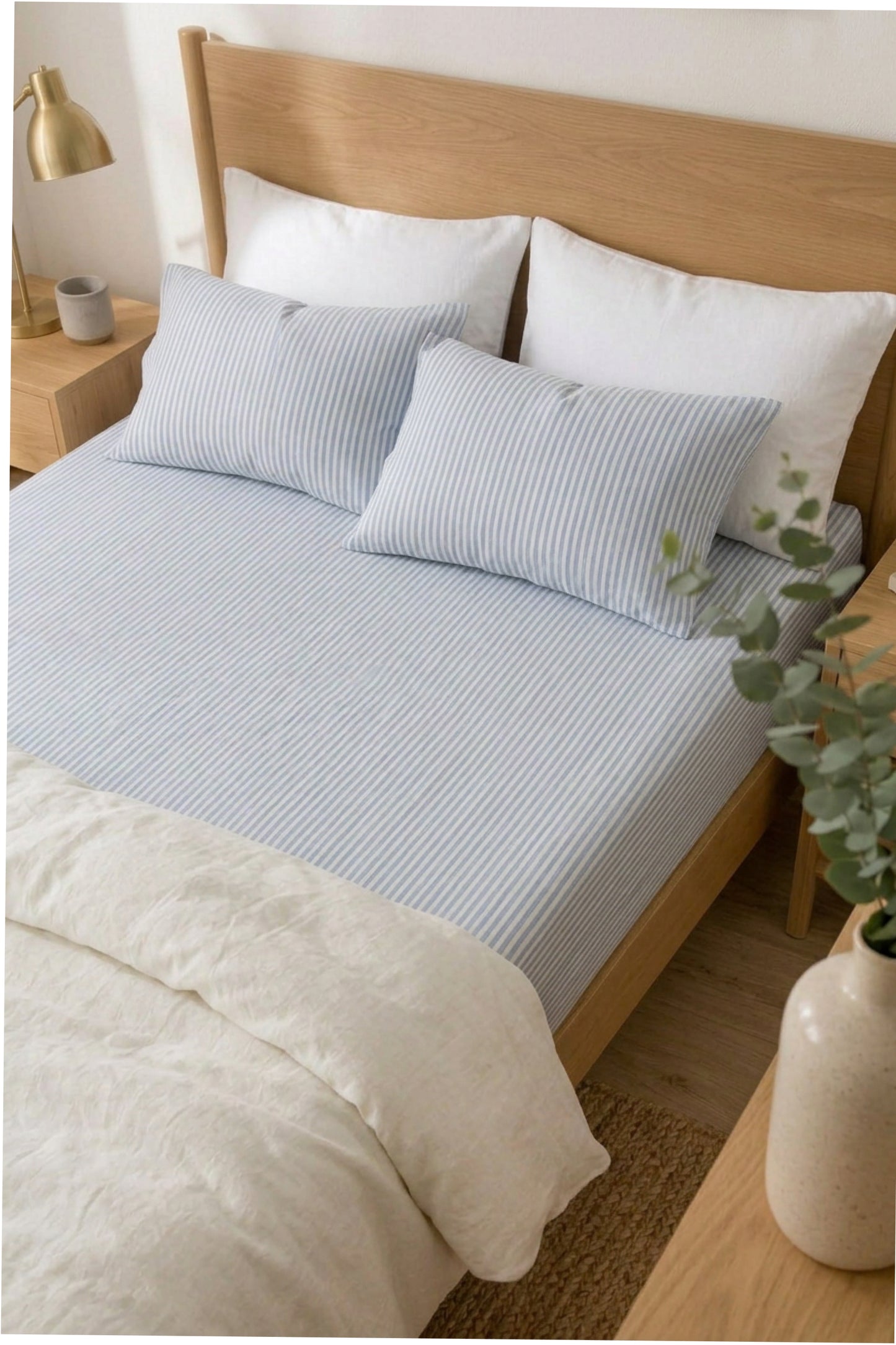 Linen fitted sheet in Blue Striped