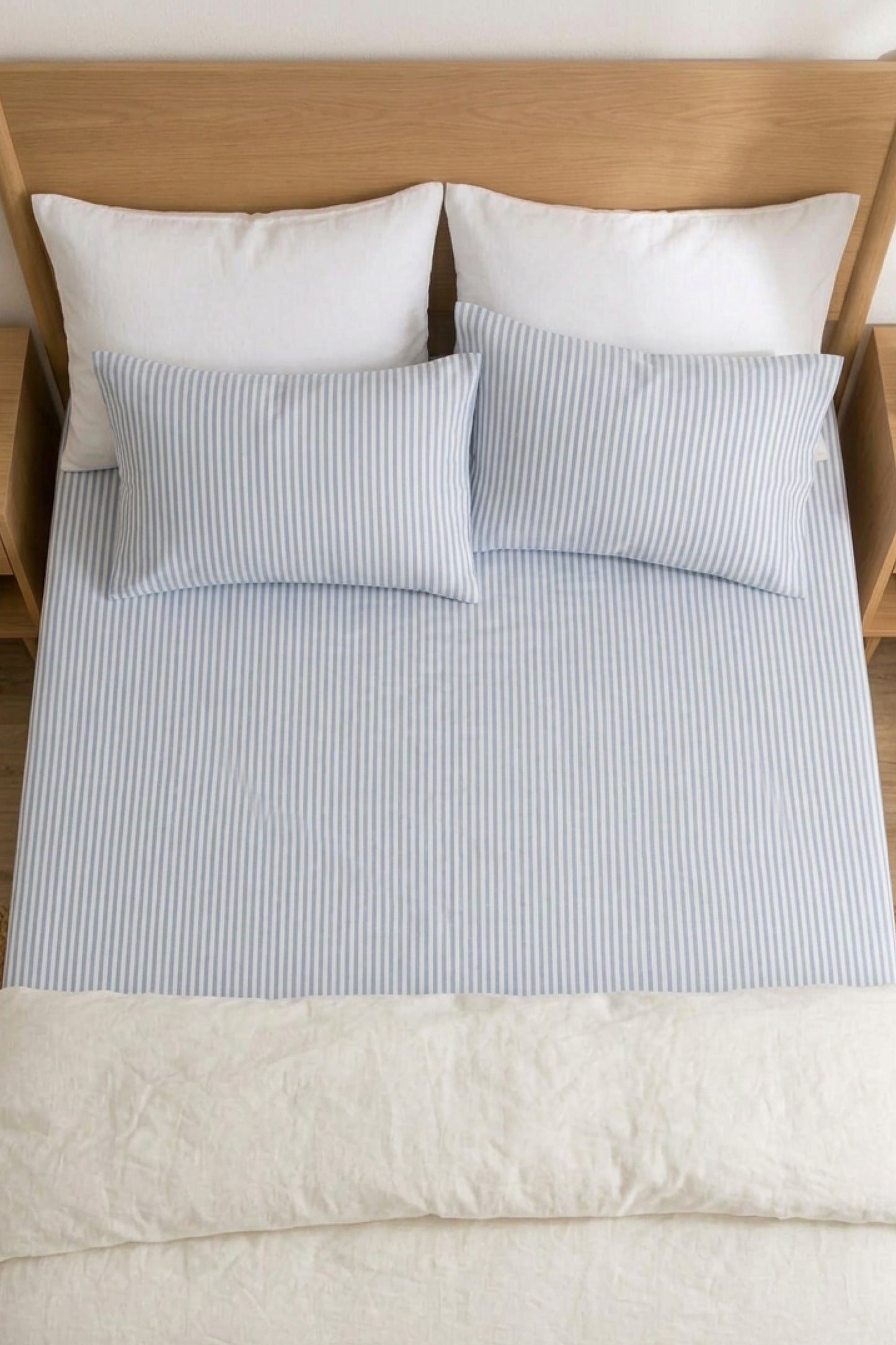 Linen fitted sheet in Blue Striped