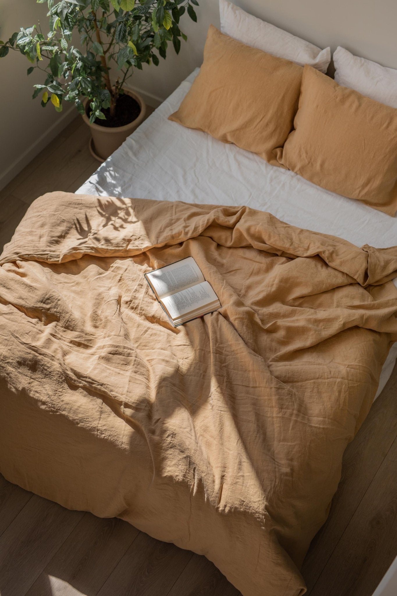 Linen bedding set in Mustard - Her Linen